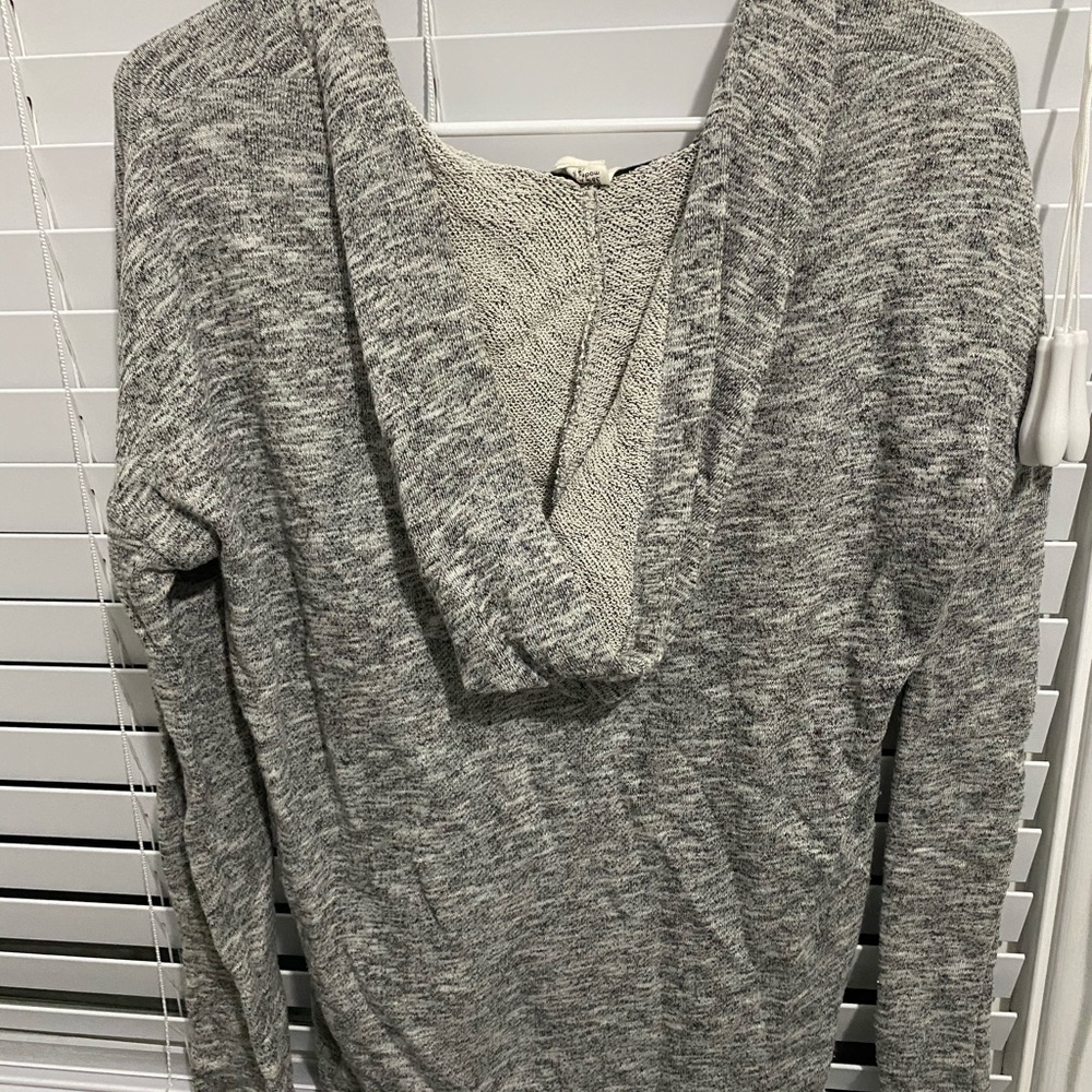 pullover - Picture 2 of 2